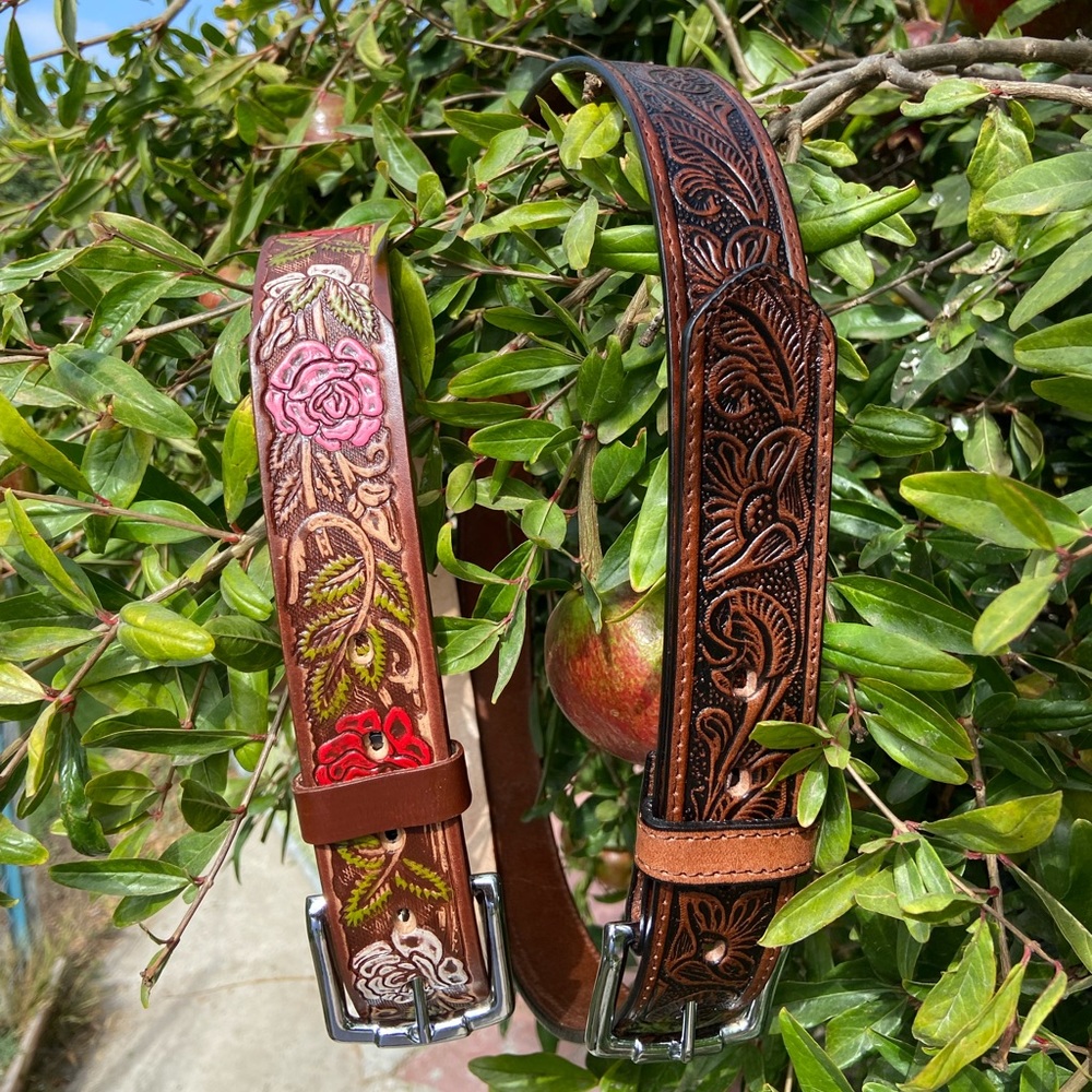 Leather belt with flowers. 100% leather made in Mexico